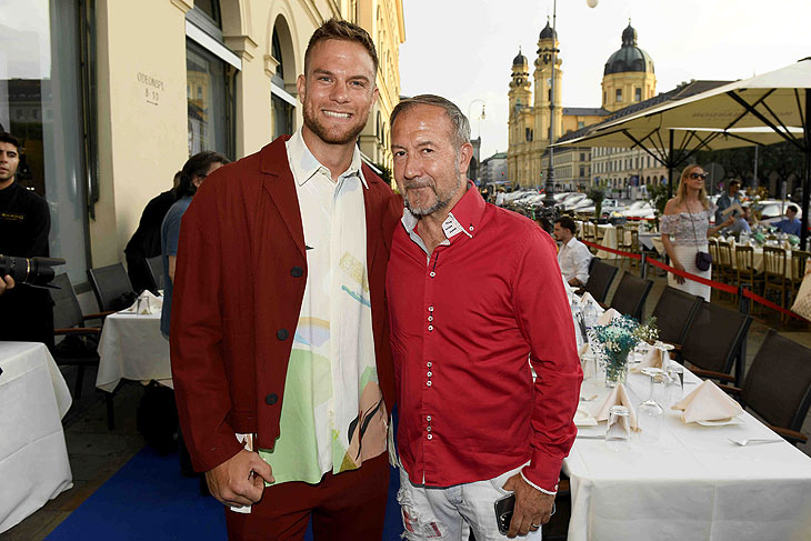 Sebastian Preuss (Ex Bachelor 2020), Mathias Scheffel (Geschäftsführer und Betreiber des Filmcasinos) FILMCASINO DinnerClub Pop-Up Restaurant “Paracas by Le Roy`Smith” in München am 28.07.2022 AGENCY PEOPLE IMAGE (c) Michael Tinnefeld